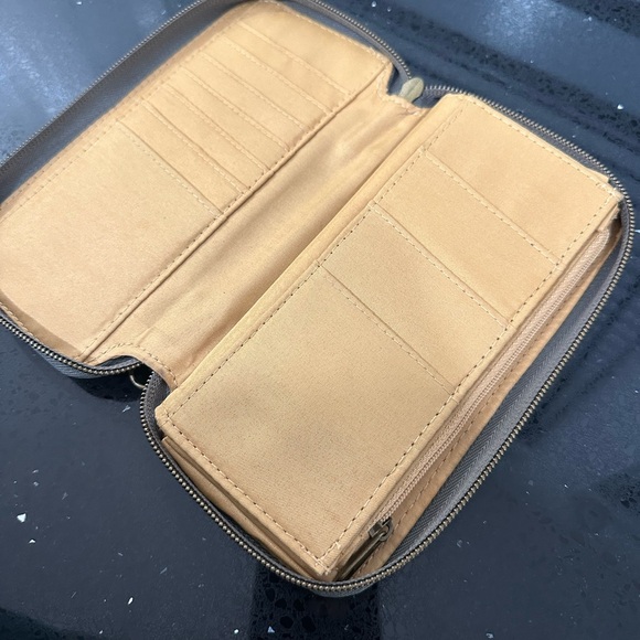 Travelon RFID Blocking Snakeskin Zip Around Wristlet Wallet Clutch - Picture 5 of 11